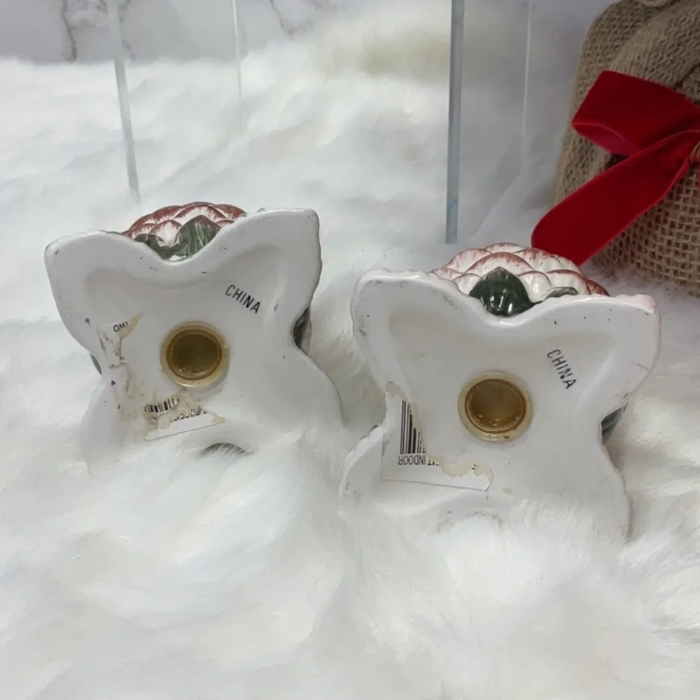 Pinecone salt and pepper shakers - Picture 7 of 9